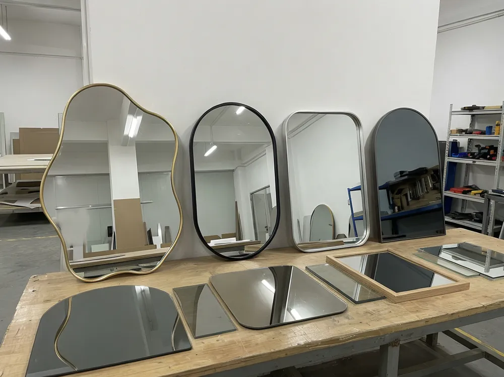 Aesthetic mirror customization options showing various shapes, tints, and frame finishes
