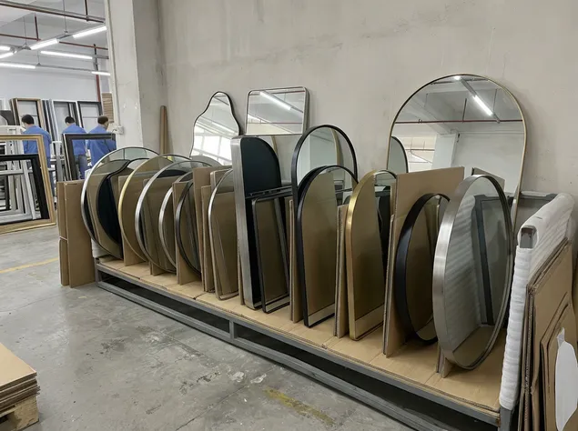 Modern decor mirrors with clean geometry and minimal frames