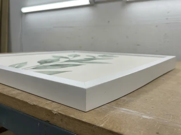 Slim MDF frame profile 18-25mm in matte white finish